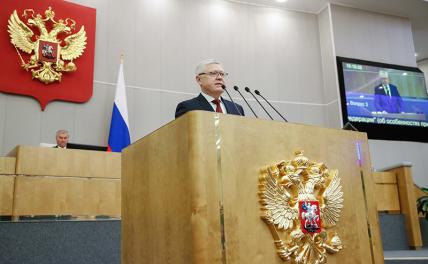 На фото: председатель Комитета по безопасности и противодействию коррупции Василий Пискарев