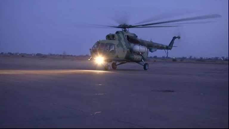 На фото: глава государства прилетел в Мариуполь на вертолёте