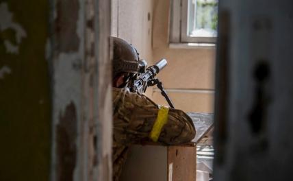Находящиеся в Артёмовске украинские военные в панике ищут спасения