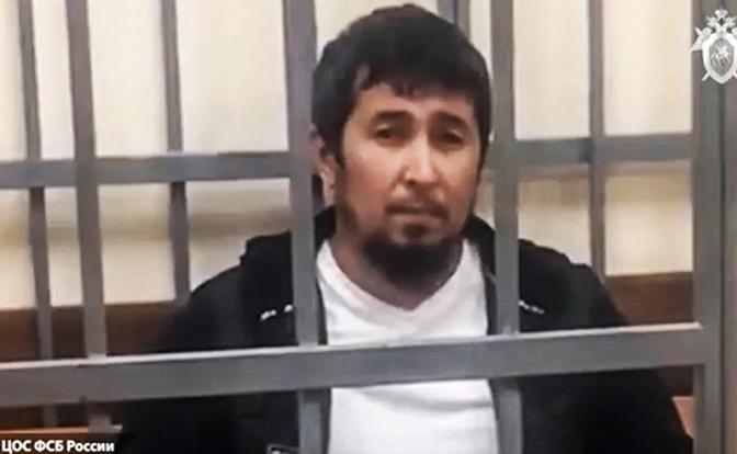 На фото: Абдуллялим Джумагишиев, задержанный по подозрению в совершении вооруженного мятежа, участии в банде и посягательстве на жизнь военнослужащих.