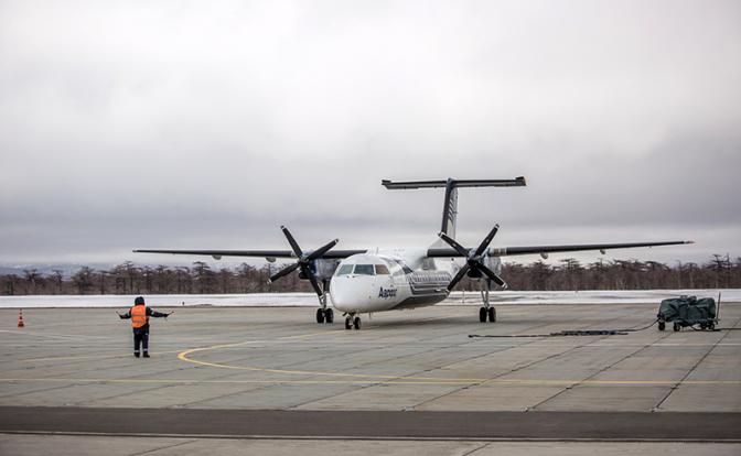 Снежный циклон нарушил авиасообщение между Сахалином и Курилами