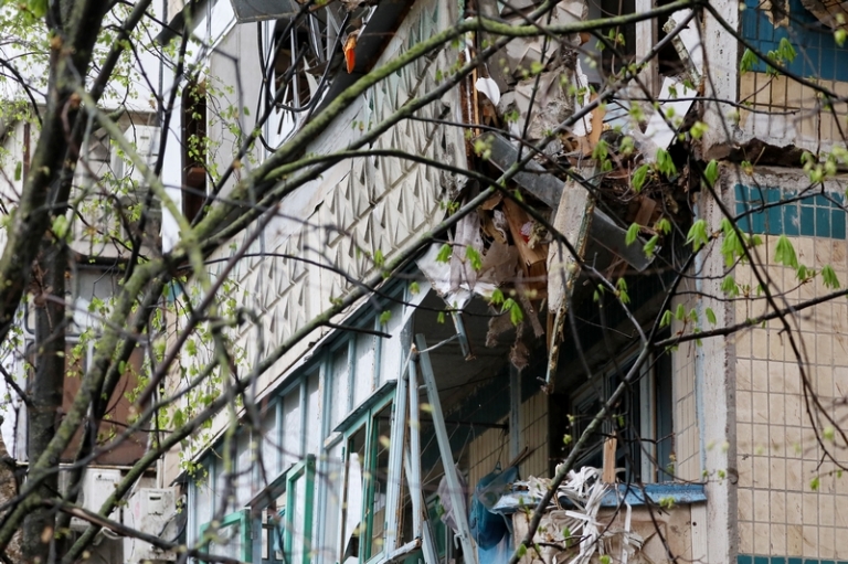 На фото: дом на улице Шаландина, поврежденный в результате взрыва авиационного боеприпаса 