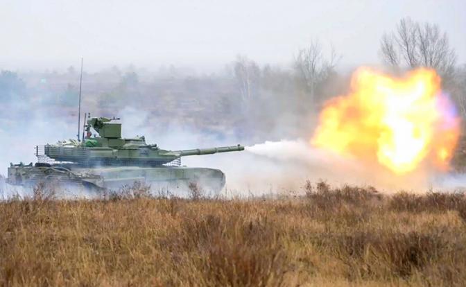 Битва за Марьинку: Штаты теряют терпение - русские танки выдерживают по три попадания в броню