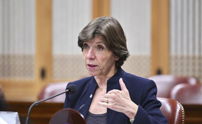 На фото: министр иностранных дел Франции Катрин Колонна