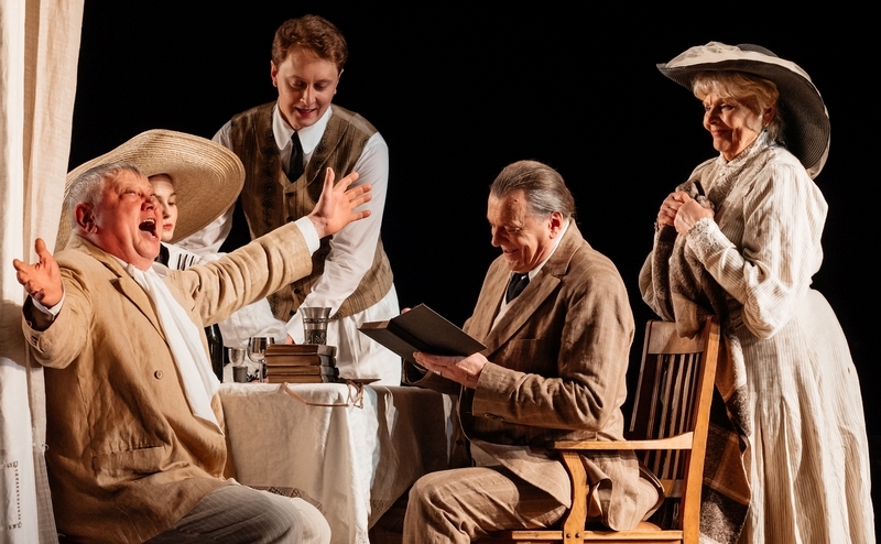 Театр Сатиры покажет «Дядю Жоржа» на фестивале имени Чехова - Свободная ...