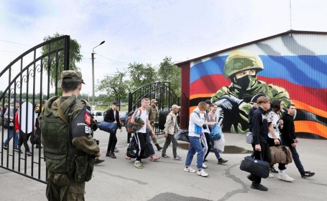 Армия не может - и не должна! - воевать по лекалам ЧВК