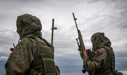 Двое российских военных захватили опорный пункт ВСУ и взяли в плен четырех украинских боевиков