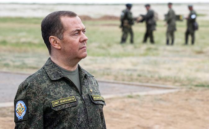 На фото: заместитель председателя Совета безопасности РФ Дмитрий Медведев