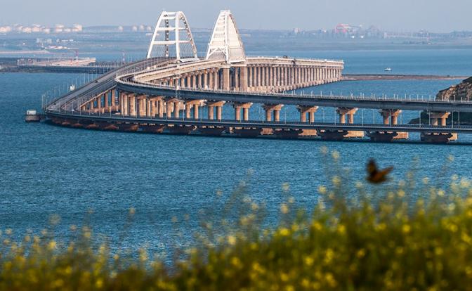 Закрыто движение по Крымскому мосту