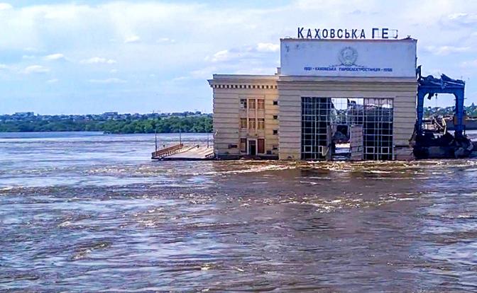 На фото: последствия обстрела Каховской ГЭС.