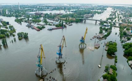 На фото: наводнение в Херсонской области после разрушения Каховской ГЭС.