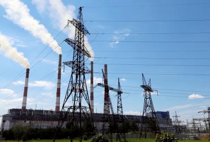 На фото: вид на Новочеркасскую ГРЭС в Ростовской области.