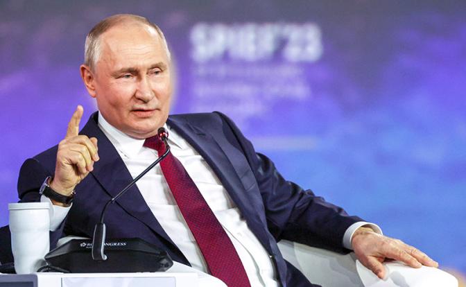 На фото: президент РФ Владимир Путин во время пленарного заседания в рамках XXVI Петербургского международного экономического форума.