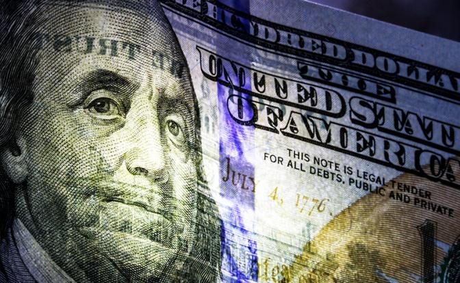 Доллар по 100 не выгоден никому: эксперт о мрачных прогнозах курса рубля