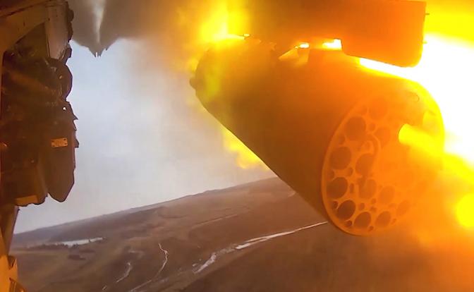 На фото: боевая работа экипажа вертолета Ка-52