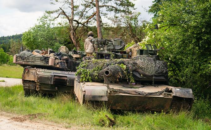 На фото: танки Abrams M1