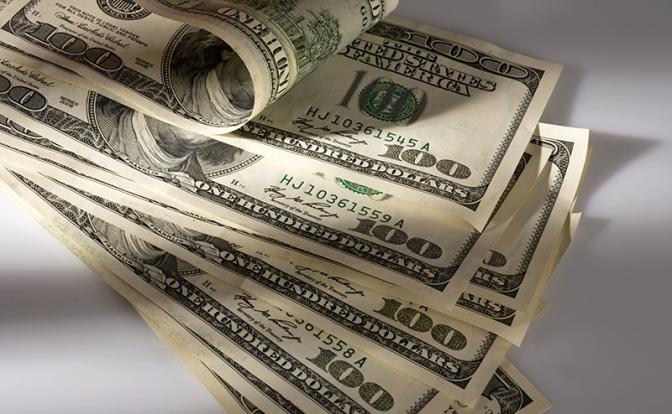 Эксперт сделал прогноз курса доллара на лето