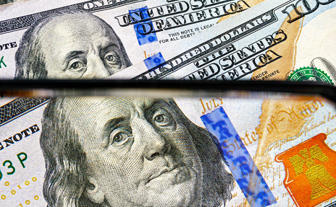 Новости о попытке мятежа могут поднять курс доллара на уровень 100-120 рублей