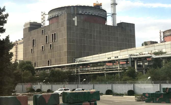 На фото: вид на Запорожскую АЭС.