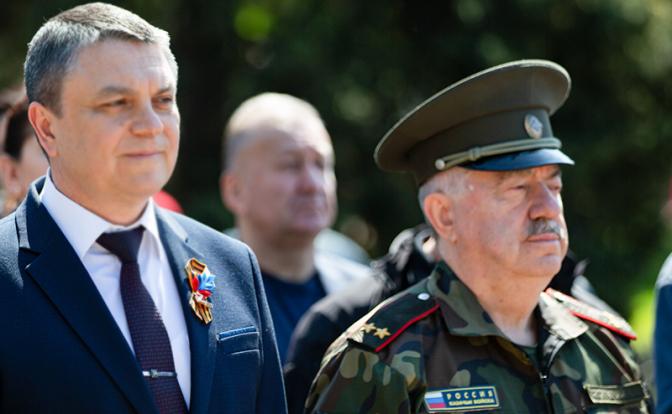 На фото (справа): депутат Госдумы Виктор Водолацкий
