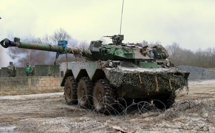 На фото: французский танк AMX-10 RC
