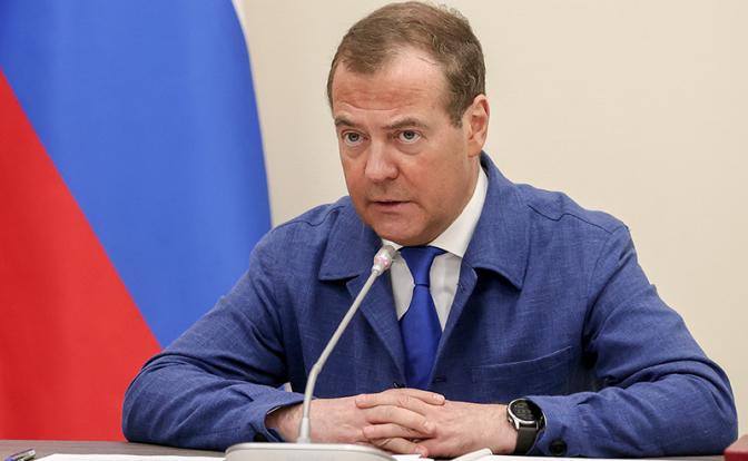 На фото: председатель Совета безопасности России Дмитрий Медведев