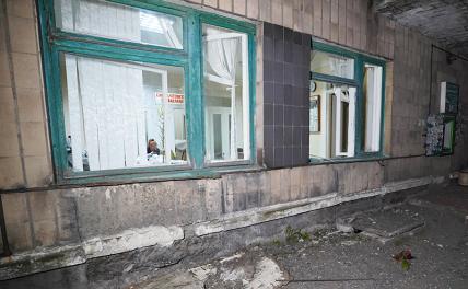На фото: последствия обстрела Макеевки