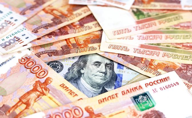90 позади: курс доллара мчится к новым вершинам