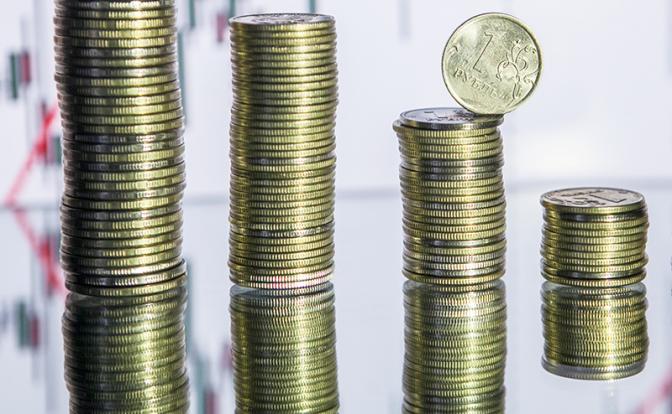 «На курс влияют любые катаклизмы»: эксперт о новом обвале рубля к доллару