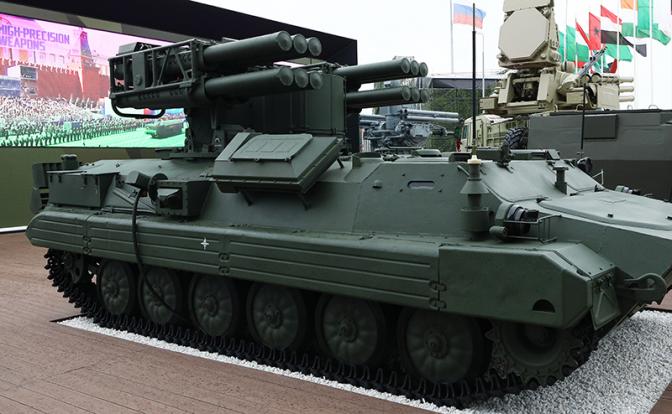 На фото: универсальный автоматический комплекс ЗРК "Сосна"