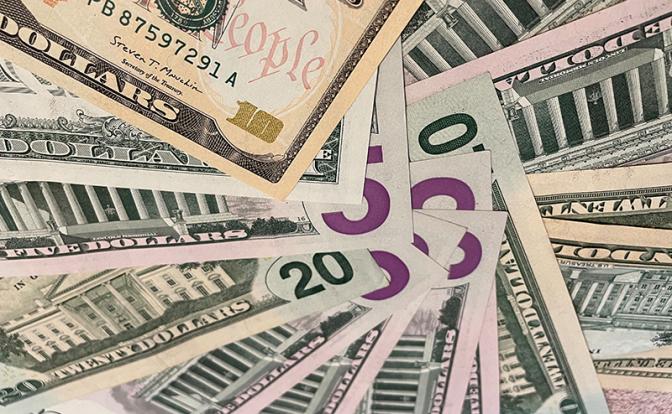 Прогноз курса доллара: упадет ли рубль до 100?