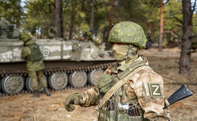 Военный эксперт объяснил, когда российские войска на Украине перейдут в наступление