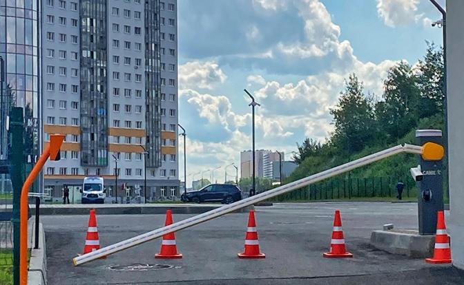 На фото: обстановка у здания "ЧВК Вагнер Центр" в Санкт-Петербурге.