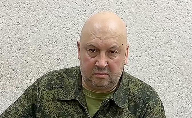 На фото: генерал армии Сергей Суровикин