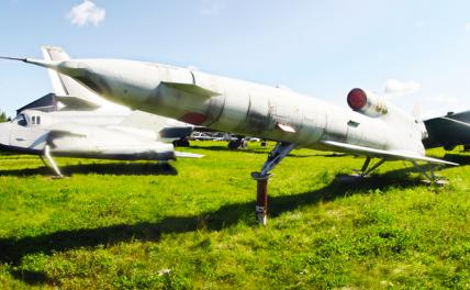 На фото: беспилотный летательный аппарат Ту-141 «Стриж»