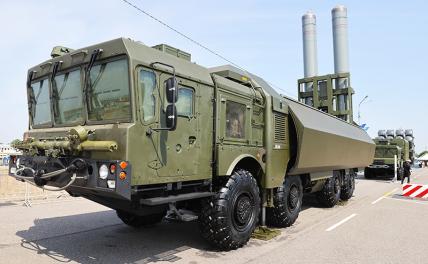 На фото: береговой ракетный комплекс (БРК) "Бастион" с противокорабельной ракетой П-800 "Оникс"