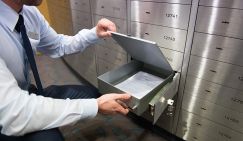 Ячейки в банках, сейфы в квартирах: Где воры прикарманят ваши деньги в первую очередь