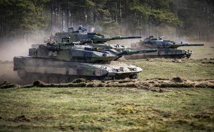 На фото: танки «Stridsvagn 122»