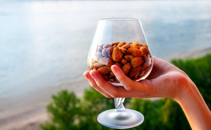 Американский диетолог назвала полезные свойства миндаля