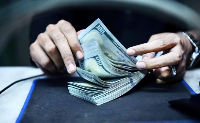 Открытие торгов Мосбиржи: Курс доллара снова подрос