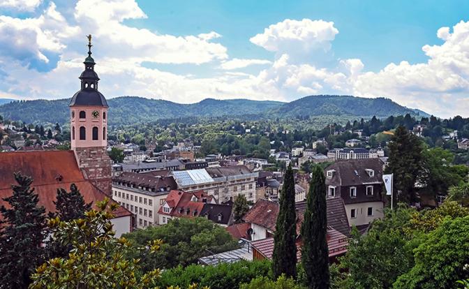 На фото: вид на центр города Баден-Баден, Германия