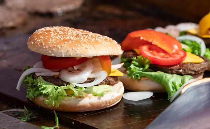 Диетолог назвал блюда из фастфуда, которые можно есть и худеть