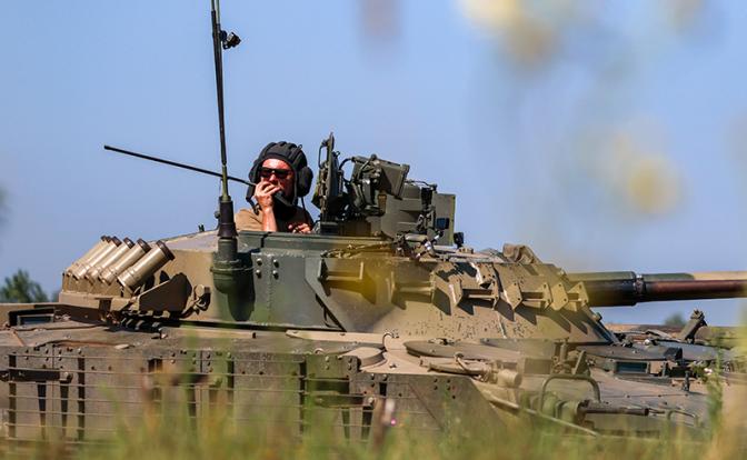 Скорость черепахи: НАТО требует от ВСУ идти в штыки, и ворваться в траншеи русских