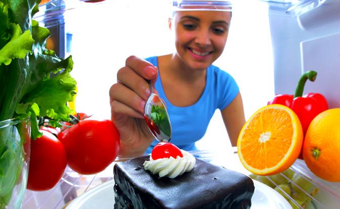 Диетолог перечислил продукты, которые быстро сдувают живот