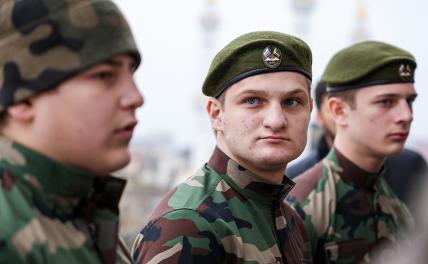 На фото: сыновья главы Чеченской Республики Рамзана Кадырова Адам, Ахмед, Эли (слева направо)