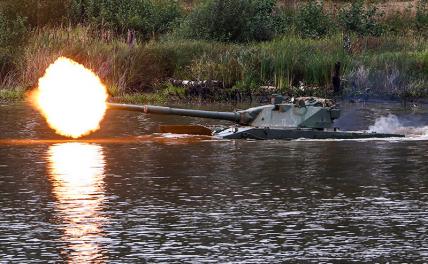 На фото: САУ "Спрут-СД" во время динамического показа военной техники