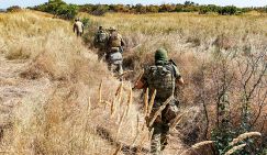 Битва за Работино: Русские солдаты используют секретные тропы, которые позволяют нашим бойцам выходить в тыл врагу