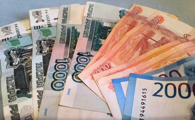 Экономист Бобровский назвал шаги, которые помогут укрепить рубль