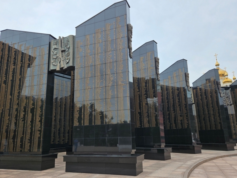 На фото: площадь Славы – один из символов Хабаровска.