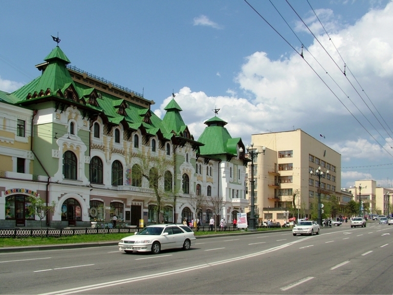 На фото: улица Муравьева-Амурского.